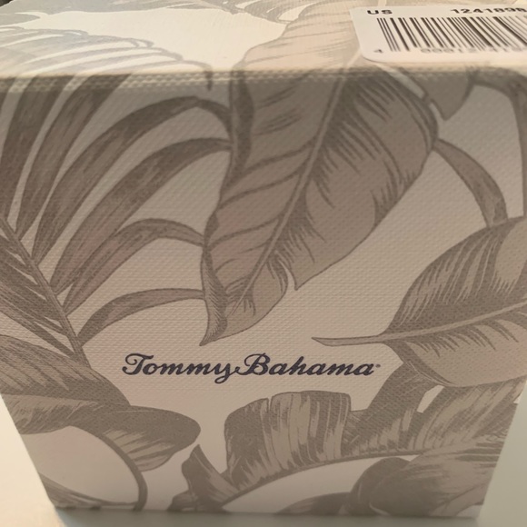 Tommy Bahama Men’s Blue Dial Leather Band Watch NW - Picture 6 of 6